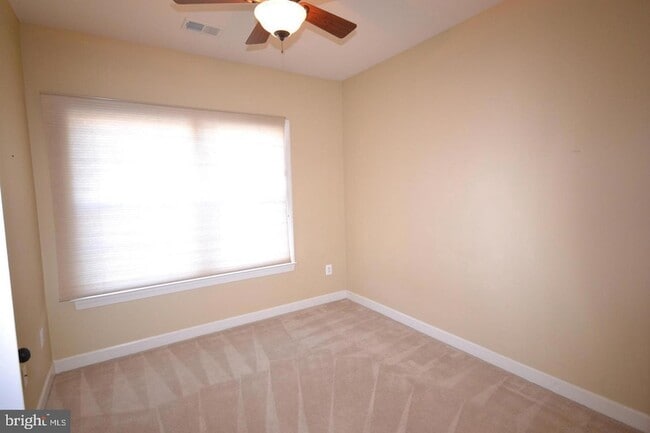 Building Photo - 8921 Amelung St