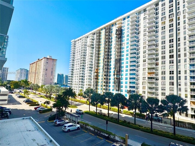 Building Photo - 230 174th St