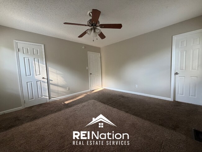 Building Photo - ACT FAST! 3BR/2BA in Birmingham | Vaulted Ceilings & Fireplace | 2-Car Garage!