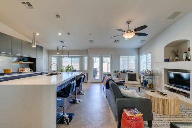 Building Photo - Stunning Single-Story Home with Heated Poo...