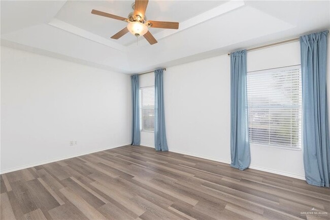 Building Photo - 209 W Rodeo Dr