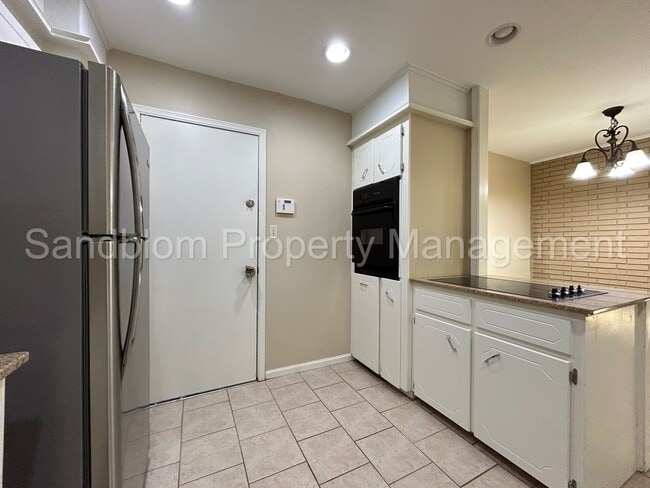 Building Photo - For Lease | South Tulsa | $1600 Rent