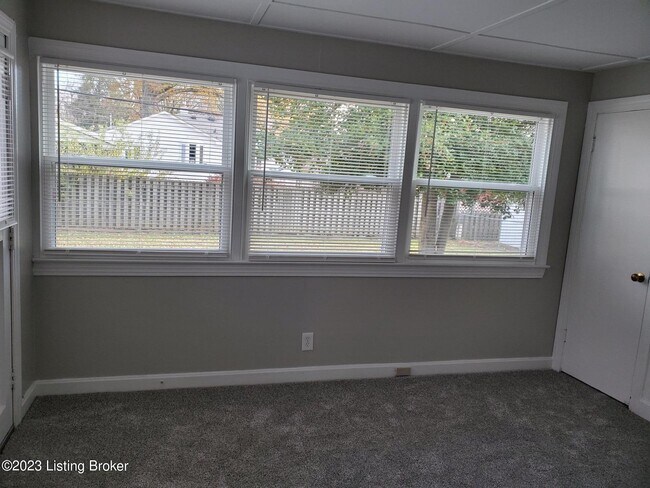 Building Photo - 305 N Hubbards Ln
