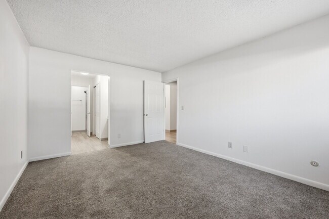 Building Photo - $1,345.95, 2-bed, 2-bath condo located in Colorado Springs with in-unit laundry and $300 cleaning...