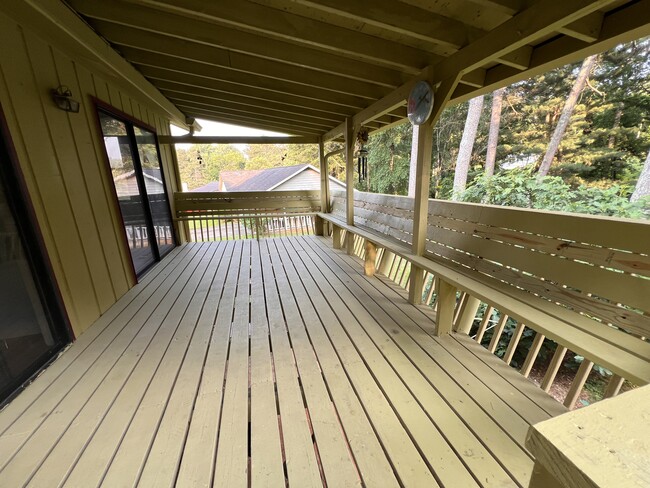 Building Photo - 4812 Bentwood Dr