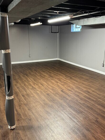 Building Photo - 350 S Manitou Ave