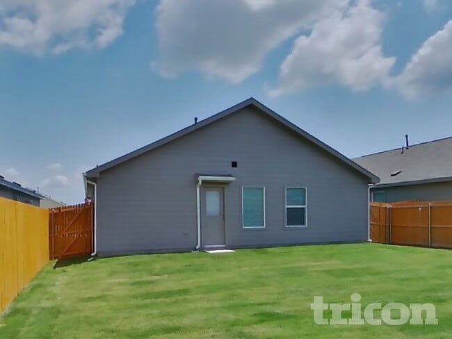 Building Photo - 806 Ginkgo Wy