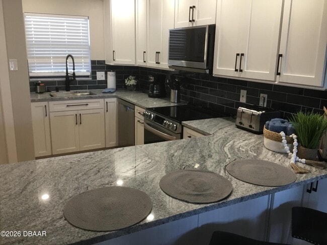 Building Photo - 1571 S Atlantic Ave