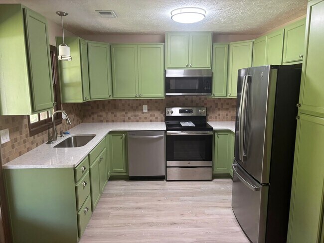Building Photo - 41 Mallard Ln