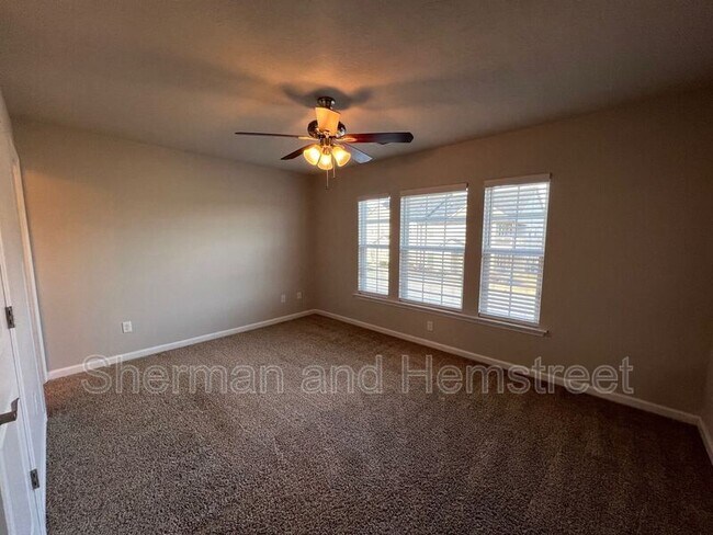 Building Photo - 664 Dobhill Ln