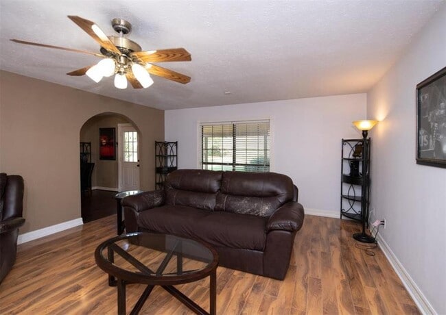 Building Photo - 17618 Autumn Trails Ln