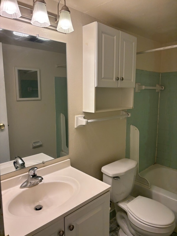 Building Photo - 134 E Johnson St