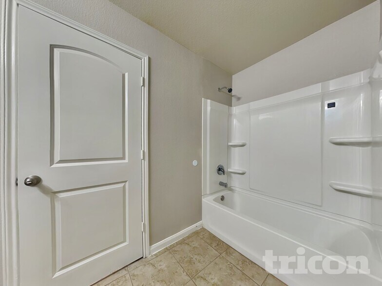 Building Photo - 20017 Woodrow Wilson St