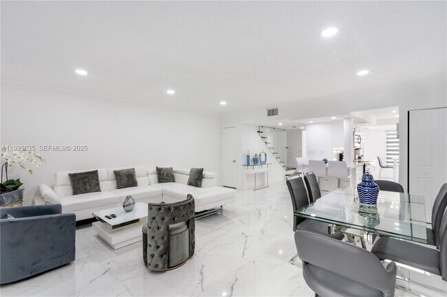 Building Photo - 9167 Harding Ave