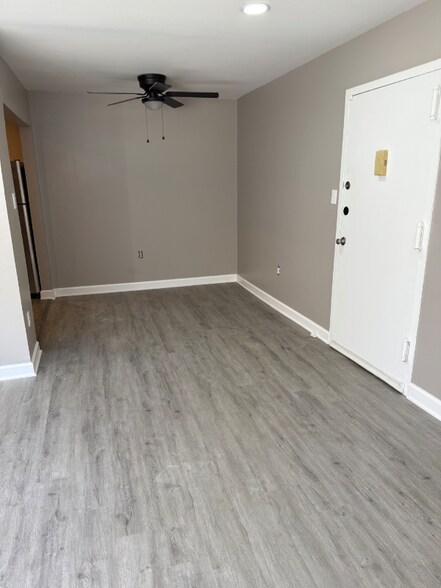 Building Photo - 3801 Swann Rd