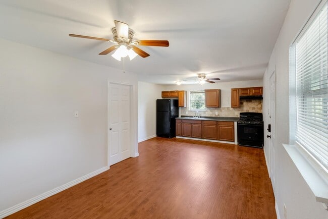 Building Photo - 2307 Gunsmoke St