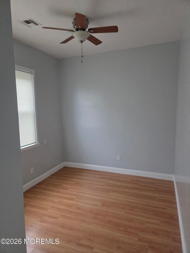 Building Photo - 117 Seaview Ave