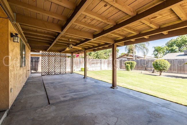 Building Photo - 3 Bedroom/2 Bath Home in the Southwest - $...