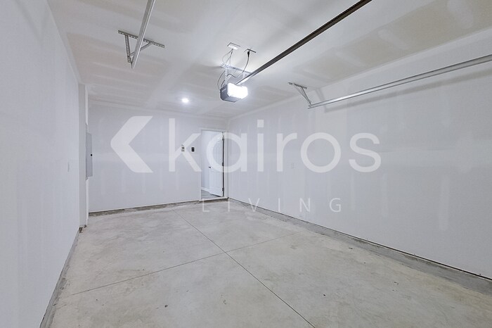 Building Photo - 2800 Jordan Ave