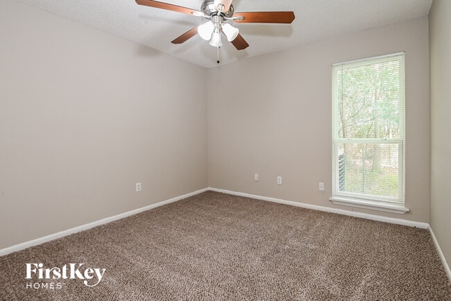 Building Photo - 6835 Candlewood Dr S