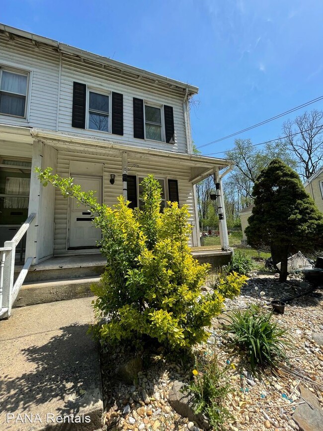 Building Photo - 3 br, 1 bath House - 107 N. Bingaman Street