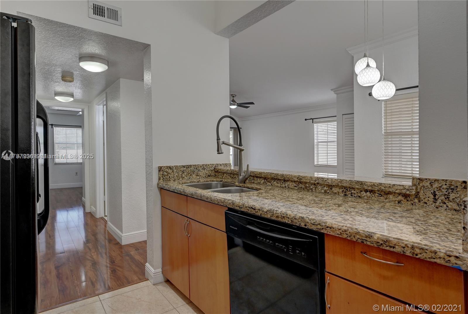 Building Photo - 2850 N Oakland Forest Dr