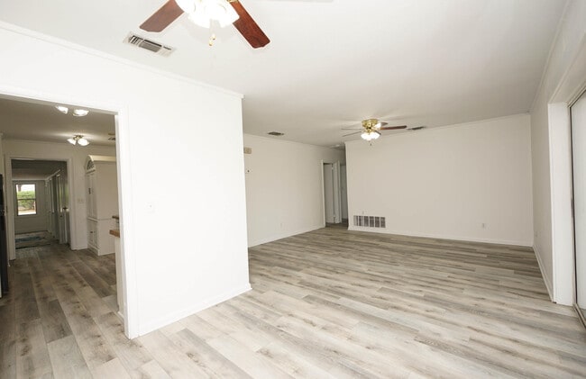 Building Photo - 62 Meigs Dr