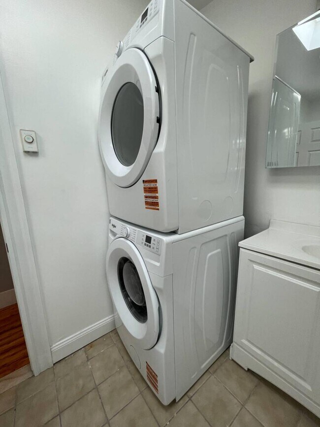 Building Photo - 2.0 bedroom in Somerville Massachusetts 02144
