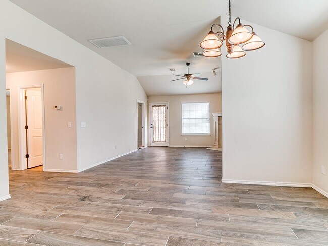Building Photo - 3 Bed/2 Bath in Sonador of Montague Subdivision - Deer Creek Schools