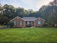 Building Photo - 4206 Tweedsmuir Rd