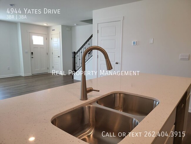Building Photo - 4944 Yates Dr