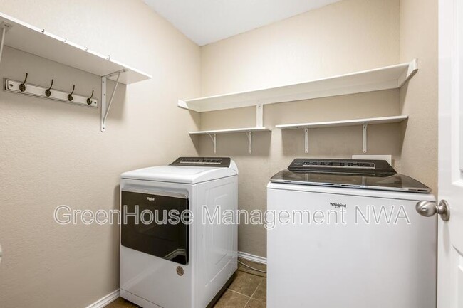 Building Photo - 2705 SW Greensprings Rd