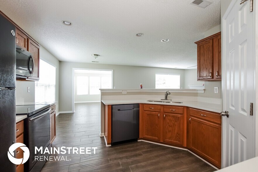 Building Photo - 4418 Golden View Dr