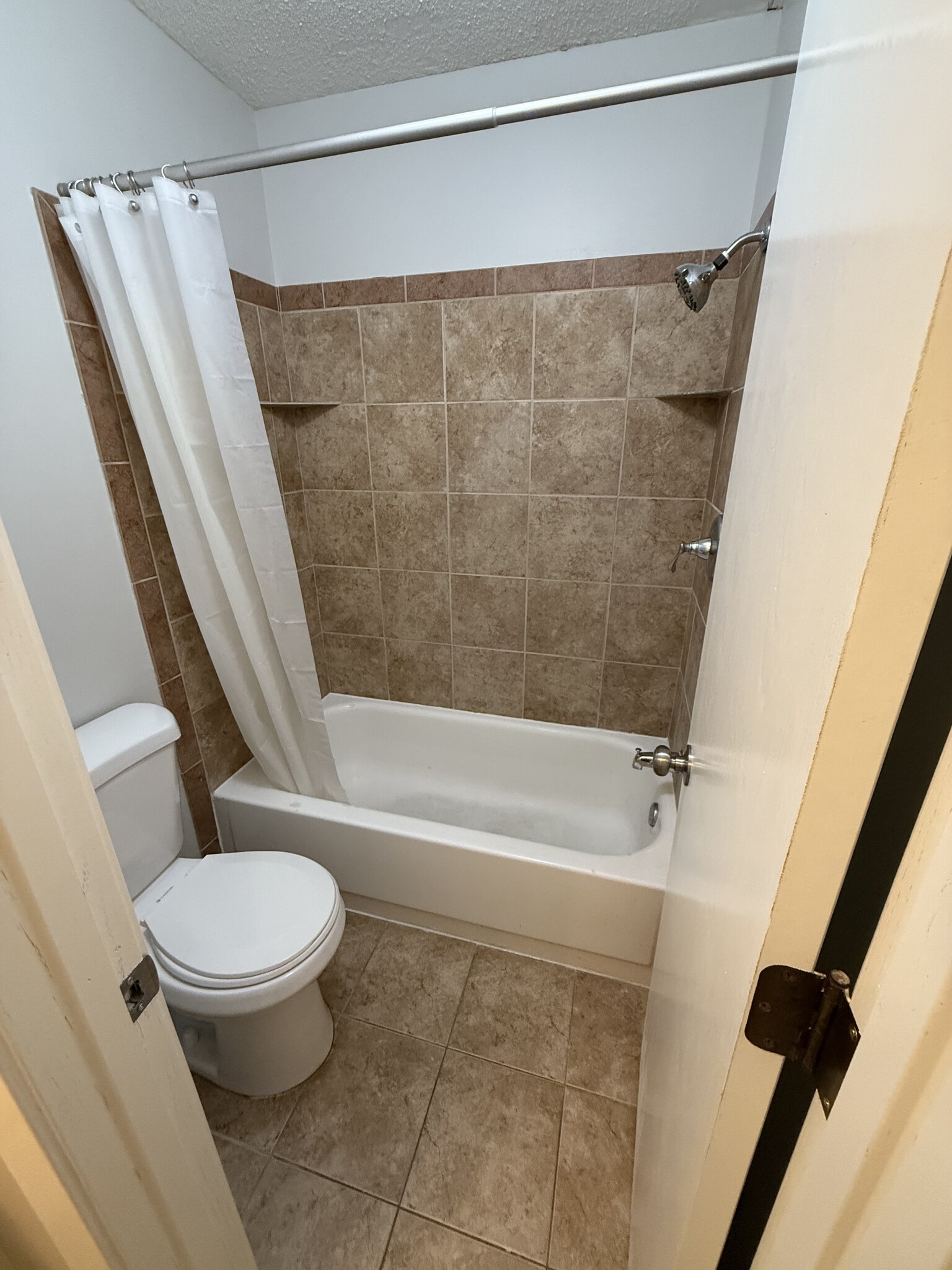 Toilet/ Shower - 3904 Brookdale Dr N