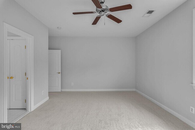 Building Photo - 22855 Oakgrove Rd