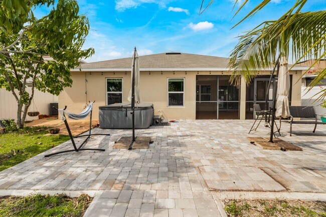 Building Photo - Turnkey 3-bed, 2-bath home with a 2-car garage Single Family Home