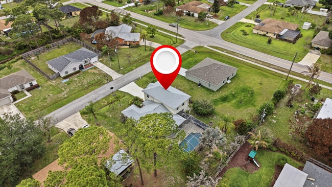 Building Photo - 1707 SE Manth Ln