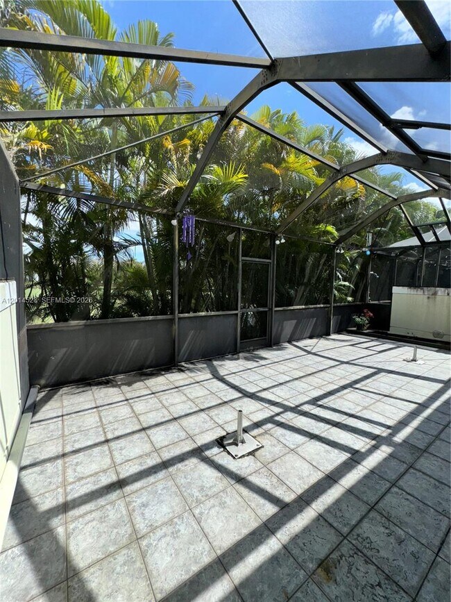 Building Photo - 4745 NW 98 Pl