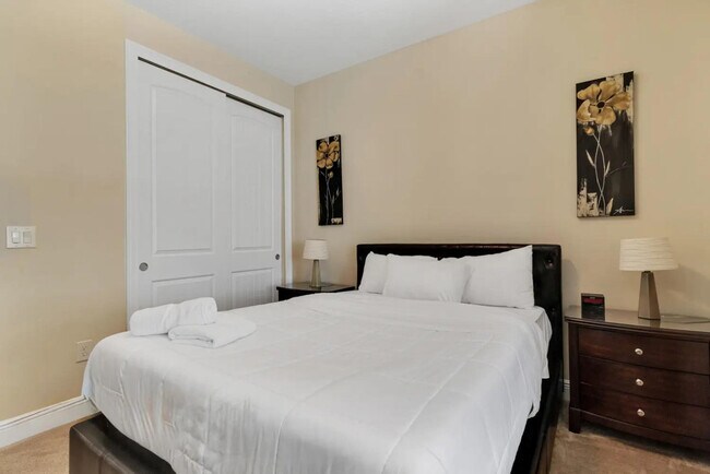 Building Photo - 371 Lasso Dr