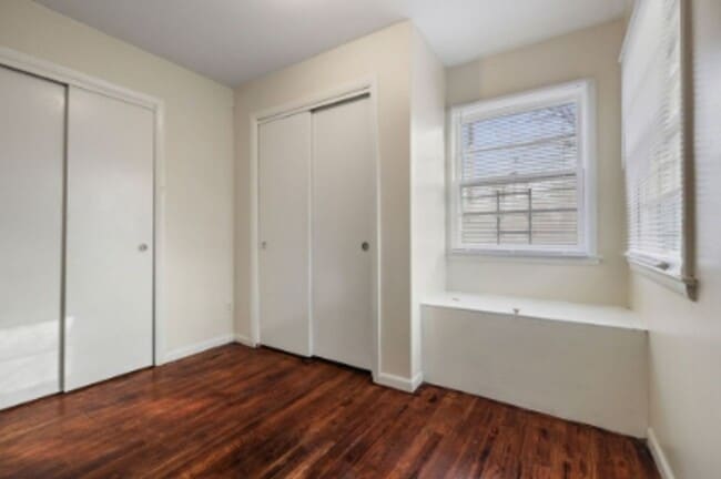 Building Photo - 4 Bed 13 Minutes From Downtown!