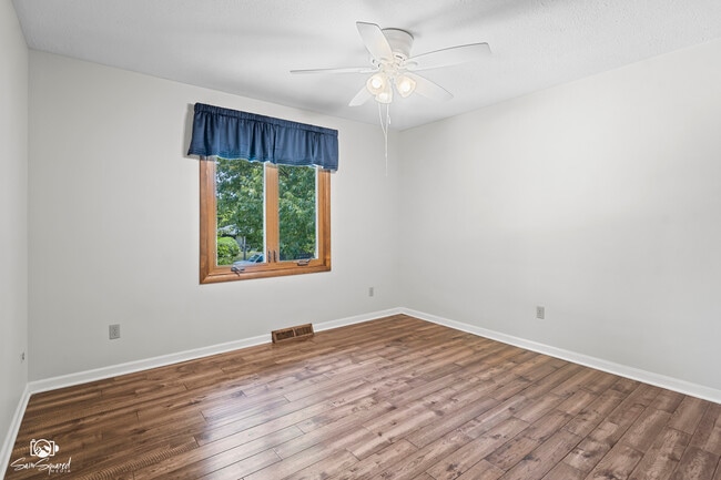 Building Photo - 509 Apollo Dr