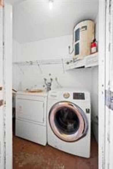 Building Photo - 2131 N Ocean Blvd