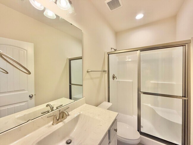 Building Photo - Beautiful 4BD, 3BA House with Bonus Family Room, Large Fenced Backyard, and Finished 2-Car Garage...