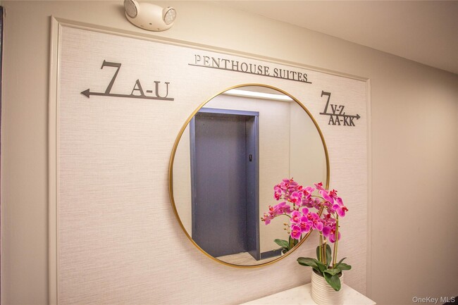 Building Photo - 100 W Broadway