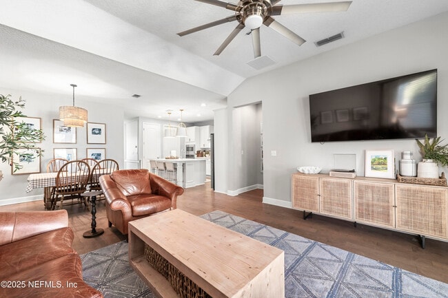 Building Photo - 1067 Seaside Dr N