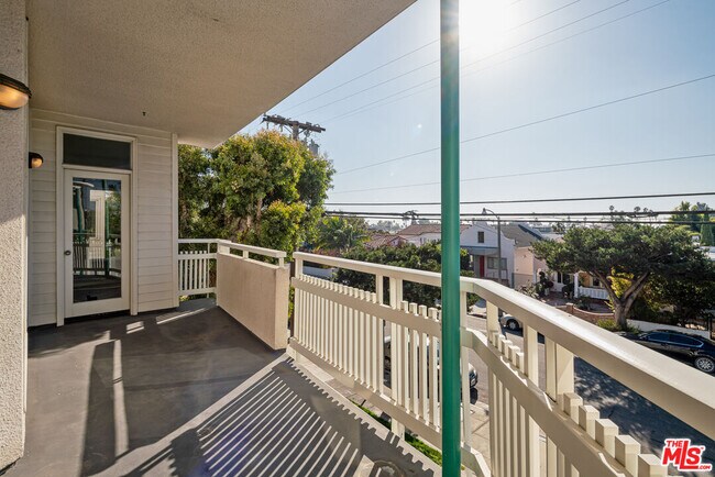 Building Photo - 2115 3rd St