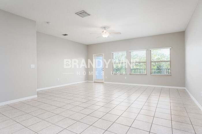 Building Photo - 5661 Mercado Dr