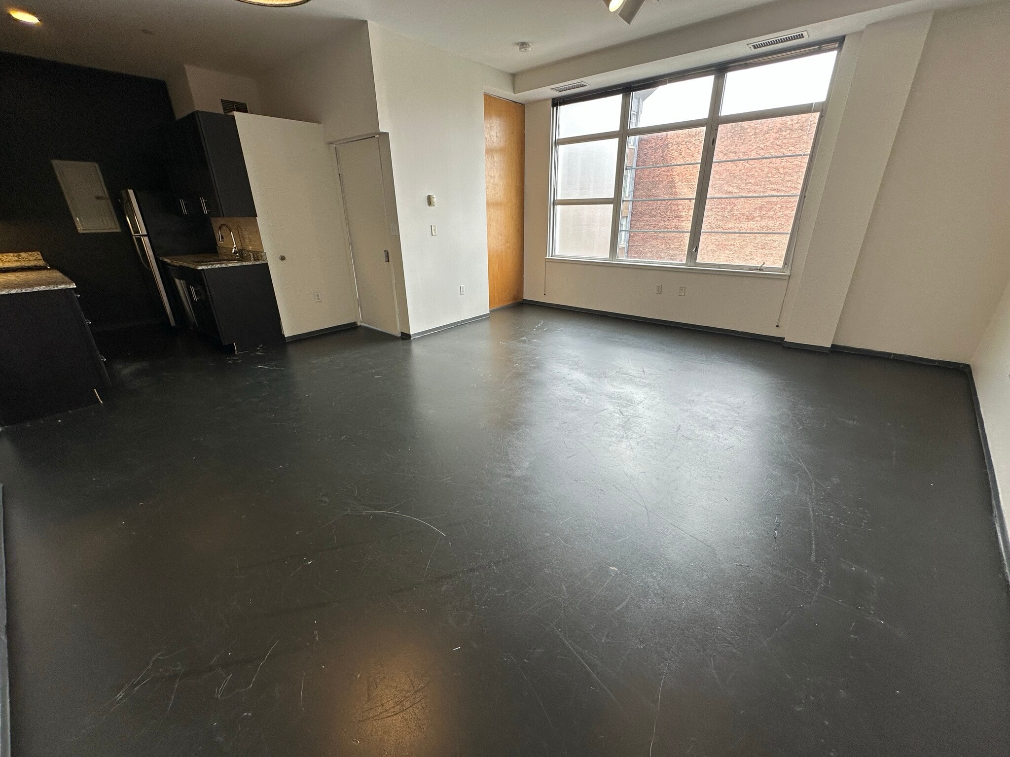 Building Photo - 117 E Berkeley St