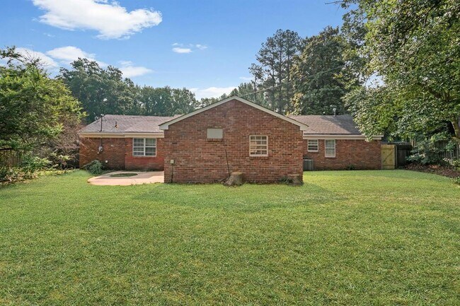 Building Photo - 3701 Joslyn St