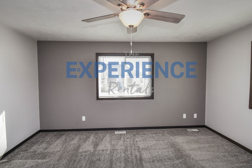 Building Photo - 3501 S Outfield Cir